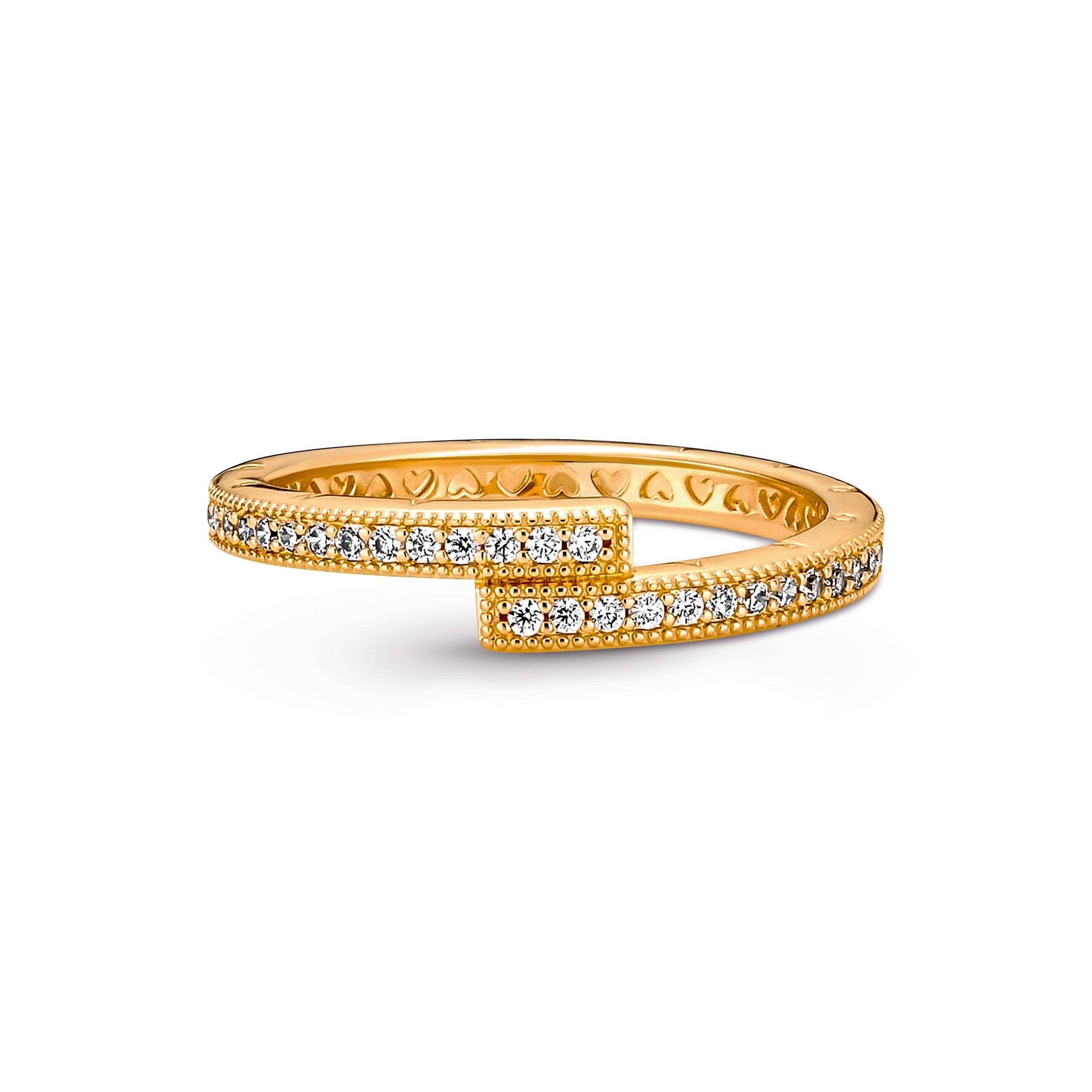 Sparkling Overlapping Ring