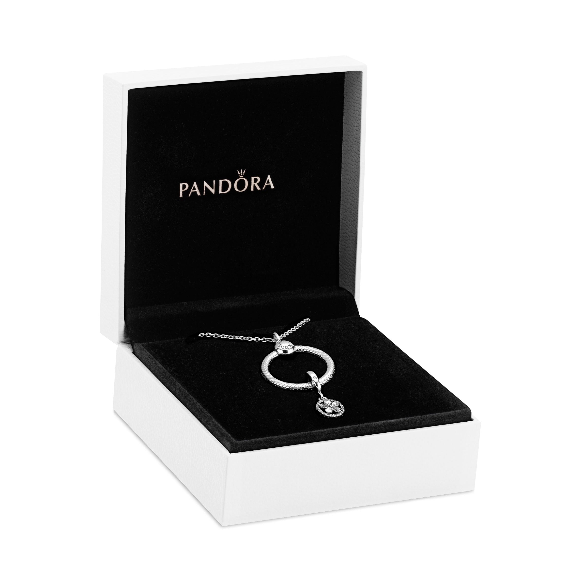 Sparkling Snowflake with Pendant O Necklace Gift Set
